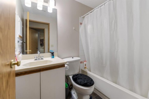 215 Carmel Close Ne, Calgary, AB 