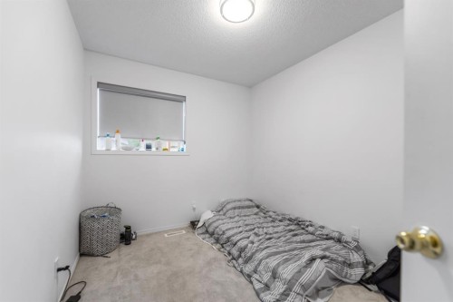 215 Carmel Close Ne, Calgary, AB 