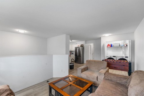 215 Carmel Close Ne, Calgary, AB 