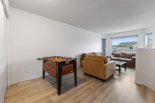 215 Carmel Close Ne, Calgary, AB 