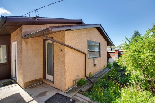 47 Montrose Crescent Ne, Calgary, AB 