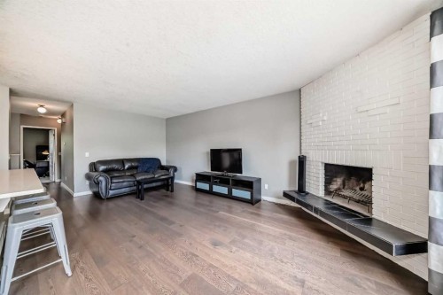 5233 17 Avenue Nw, Calgary, AB 