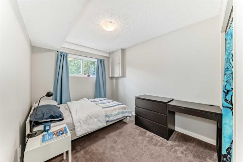 5233 17 Avenue Nw, Calgary, AB 
