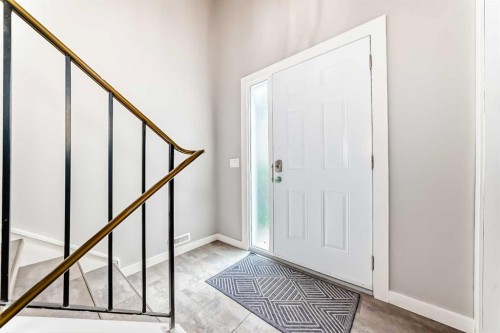 5233 17 Avenue Nw, Calgary, AB 