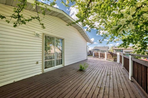 85 Rideau Close Sw, Airdrie, AB - Outdoor With Deck Patio Veranda With Exterior