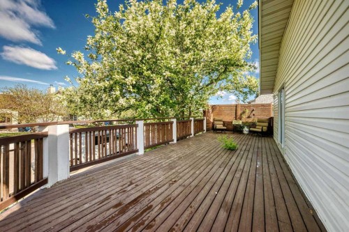 85 Rideau Close Sw, Airdrie, AB - Outdoor With Deck Patio Veranda With Exterior