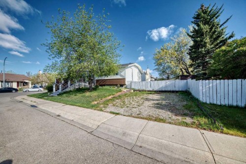 85 Rideau Close Sw, Airdrie, AB - Outdoor