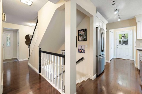 111 Lake Mead Place Se, Calgary, AB - Indoor Photo Showing Other Room