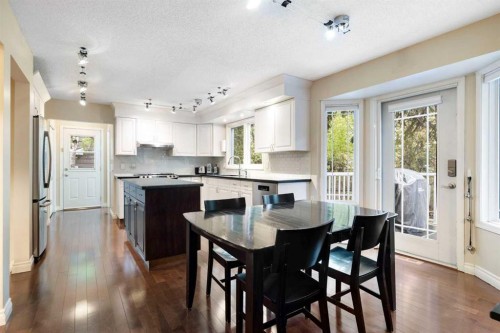 111 Lake Mead Place Se, Calgary, AB - Indoor