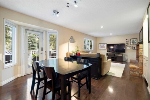 111 Lake Mead Place Se, Calgary, AB - Indoor Photo Showing Dining Room