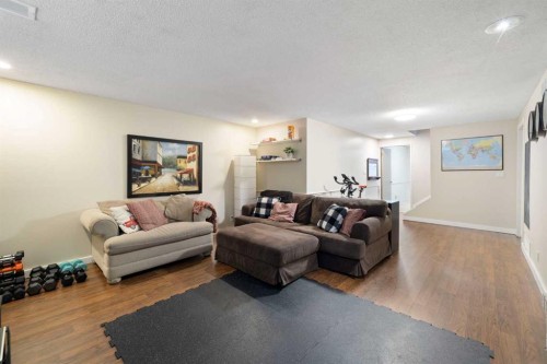 111 Lake Mead Place Se, Calgary, AB - Indoor Photo Showing Living Room