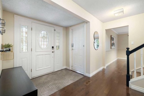 111 Lake Mead Place Se, Calgary, AB - Indoor Photo Showing Other Room