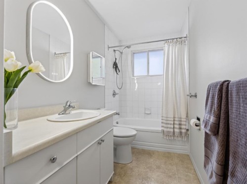 847 Raynard Crescent Se, Calgary, AB 