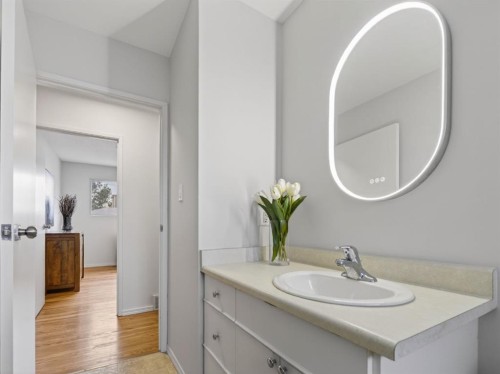 847 Raynard Crescent Se, Calgary, AB 