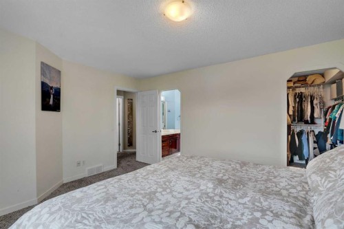 28 Cranwell Crescent Se, Calgary, AB 