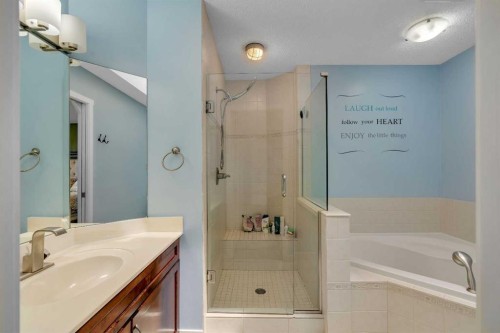 28 Cranwell Crescent Se, Calgary, AB 