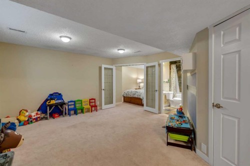 28 Cranwell Crescent Se, Calgary, AB 
