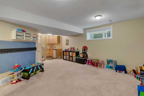 28 Cranwell Crescent Se, Calgary, AB 