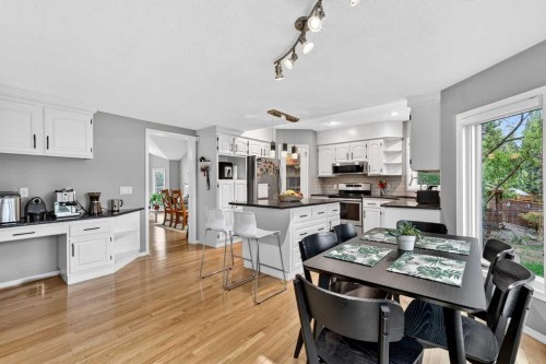 115 Woodpark Terrace Sw, Calgary, AB 
