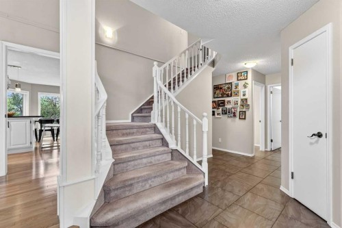 115 Woodpark Terrace Sw, Calgary, AB 