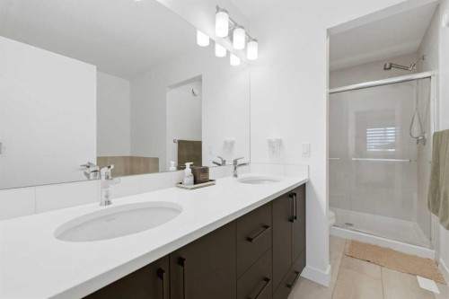 92 Heritage Hill, Cochrane, AB - Indoor Photo Showing Bathroom
