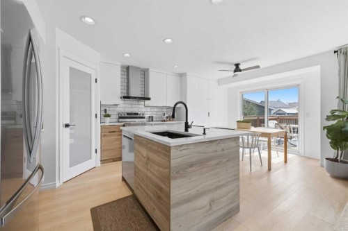 91 Bridleridge Crescent Sw, Calgary, AB - Indoor Photo Showing Kitchen