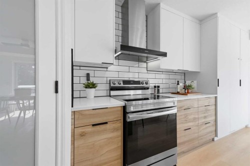91 Bridleridge Crescent Sw, Calgary, AB - Indoor Photo Showing Kitchen