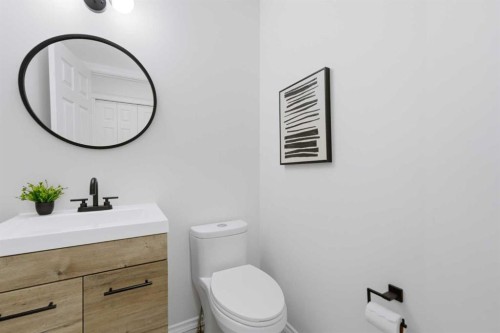 91 Bridleridge Crescent Sw, Calgary, AB - Indoor Photo Showing Bathroom