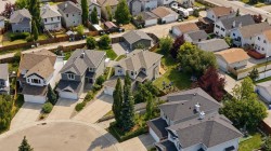91 Bridleridge Crescent SW Calgary, AB T2Y 4E9