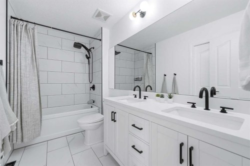 91 Bridleridge Crescent Sw, Calgary, AB - Indoor Photo Showing Bathroom