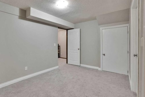 67 Somervale Drive Sw, Calgary, AB - Indoor Photo Showing Other Room