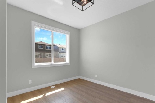 86 Magnolia Street Se, Calgary, AB 