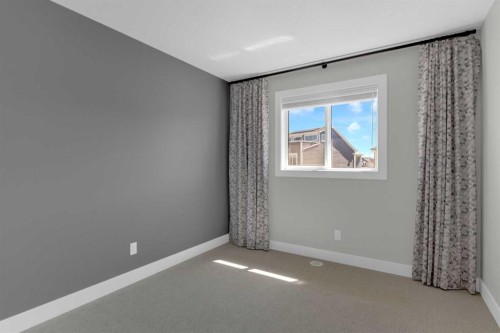86 Magnolia Street Se, Calgary, AB 