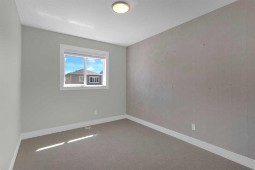 86 Magnolia Street Se, Calgary, AB 