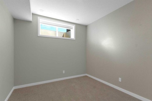 86 Magnolia Street Se, Calgary, AB 