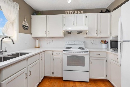 69 Applemont Place Se, Calgary, AB 