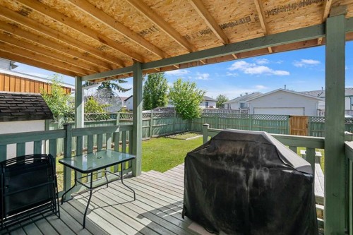 69 Applemont Place Se, Calgary, AB 