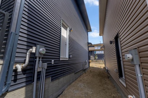 7 Heritage Heath, Cochrane, AB - Outdoor
