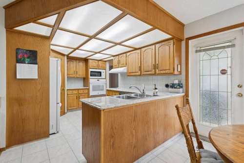733 Edgebank Place Nw, Calgary, AB 