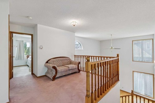733 Edgebank Place Nw, Calgary, AB 