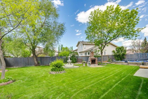 733 Edgebank Place Nw, Calgary, AB 