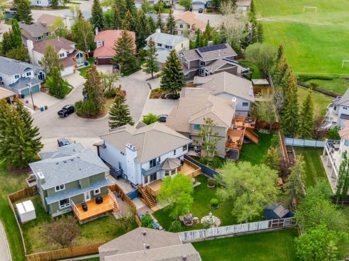 733 Edgebank Place Nw, Calgary, AB 