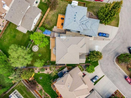 733 Edgebank Place Nw, Calgary, AB 