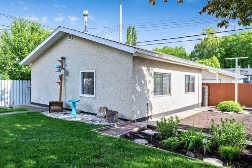 323 84 Avenue Se, Calgary, AB 