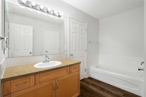 112 Royal Oak Gardens Nw, Calgary, AB 