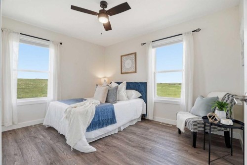 16-30480 Range Road 12, Rural Mountain View County, AB - Indoor Photo Showing Bedroom