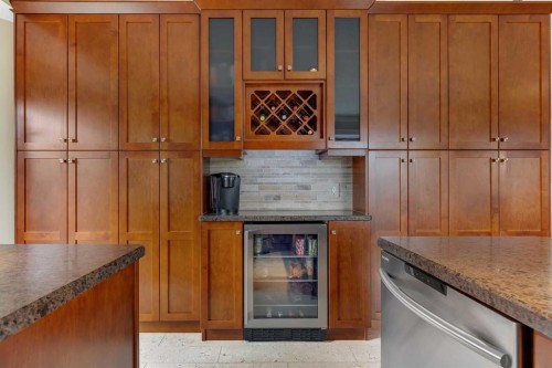 16371 Somercrest Street Sw, Calgary, AB - Indoor Photo Showing Kitchen