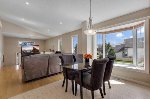 16371 Somercrest Street Sw, Calgary, AB - Indoor