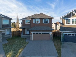 38 Everhollow Green SW Calgary, AB T2Y 0H4