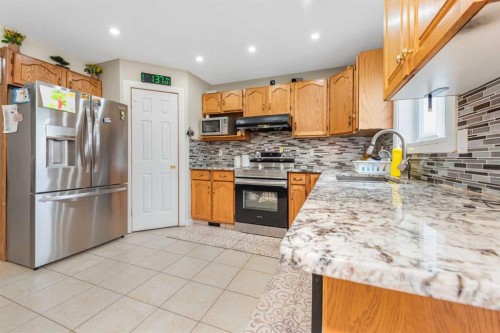 7820 Laguna Way Ne, Calgary, AB 